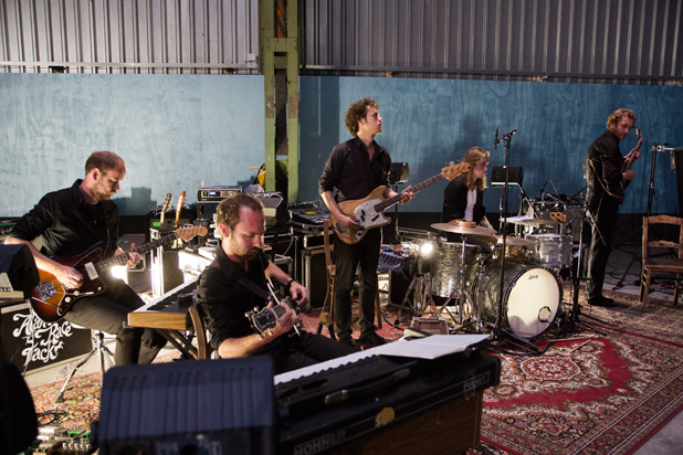 ‘HOW LONG IS NOW’ van Conny Janssen Danst